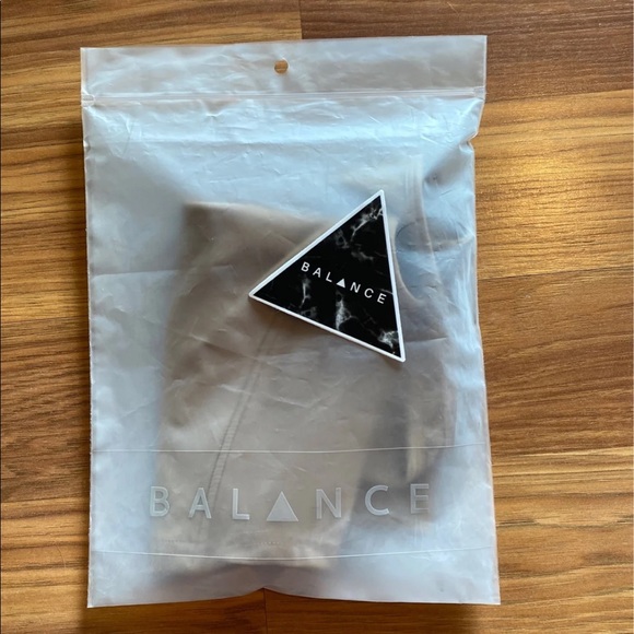 ❗️SOLD❗️Balance Athletica Roam Tank - Picture 6 of 9